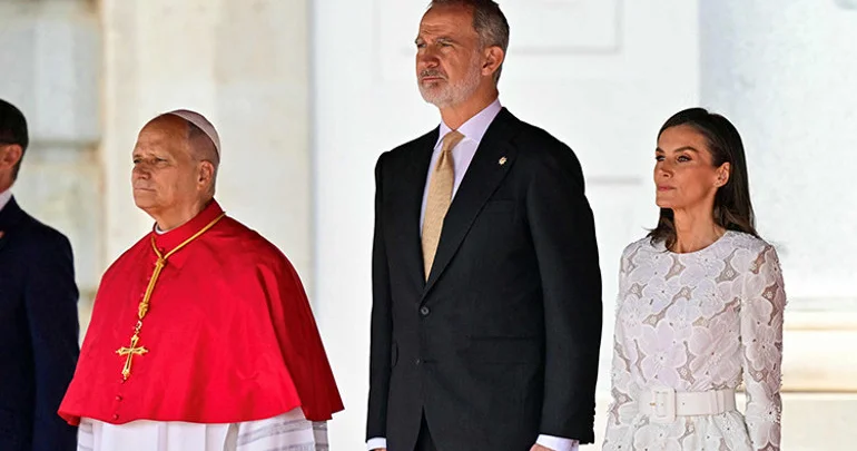 Roma Papası XIV Leo İspaniyaya səfər edib FOTOLAR