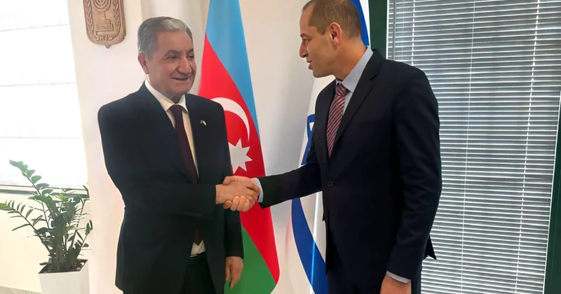 Səfir dostluq münasibətlərinə və kitaba görə təşəkkür etdi Fotolar