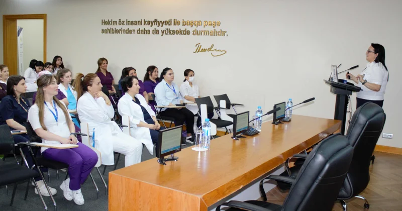 ® Mərkəzi Gömrük Hospitalında “Səhiyyədə Peşəkar Davranış: Tibbi etika, deontologiya və effektiv komanda əməkdaşlığı” mövzusunda seminar keçirilib
