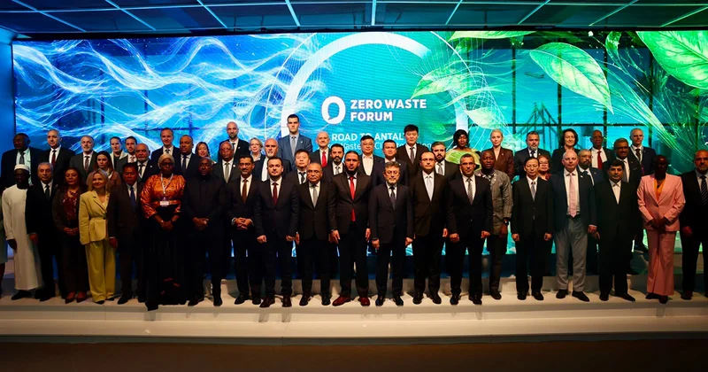 Məcnun Məmmədov İstanbulda yüksək səviyyəli toplantıda çıxış etdi Fotolar