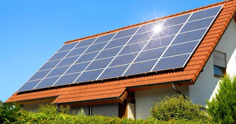 Macarıstanda minlərlə aztəminatlı ailədən tamamlanmamış Günəş enerjisi layihələrinə görə milyonlarla forint geri tələb oluna bilər