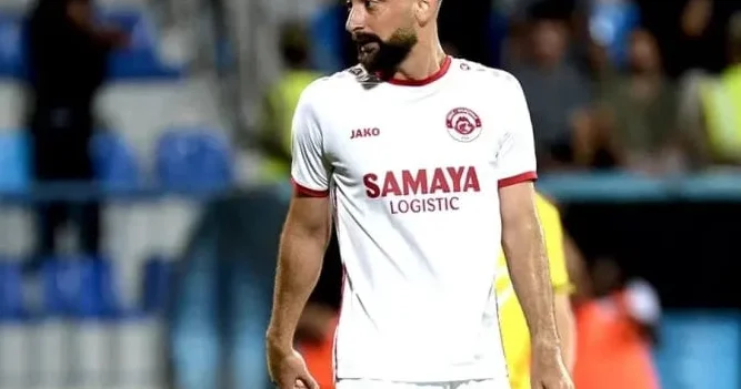 “Araz Naxçıvan” daha bir futbolçusunu komandada saxlayıb