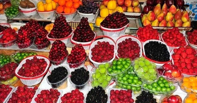 Bazarlarda meyvələr od tutub yanır