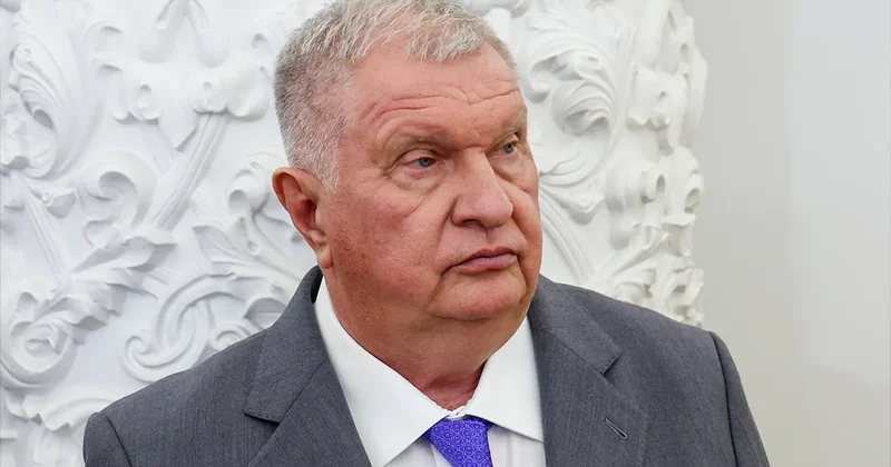 Сечин: Блокировка Ормуза была направлена против Ирана, но сработала против всего мира