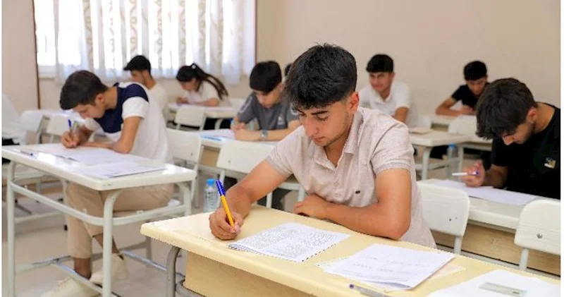 Bugünkü imtahandan 10 nəfər xaric olunub