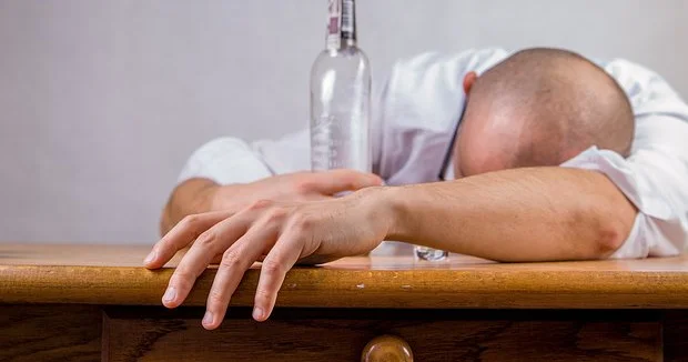 Həkim alkoqoliklərin uşaqları haqqında mifi təkzib edir