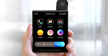 Bazarda fırlanan kameralı qeyri adi kvadrat smartfon peyda olub...