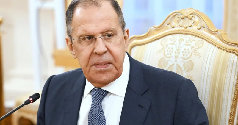 Лавров объяснил, почему Путин ответил на звонок Макрона