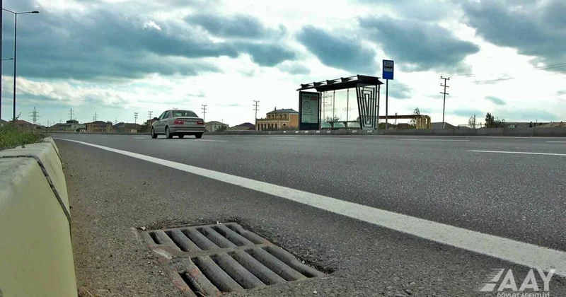 В Говсане автомобиль врезался в ограждение, водитель госпитализирован