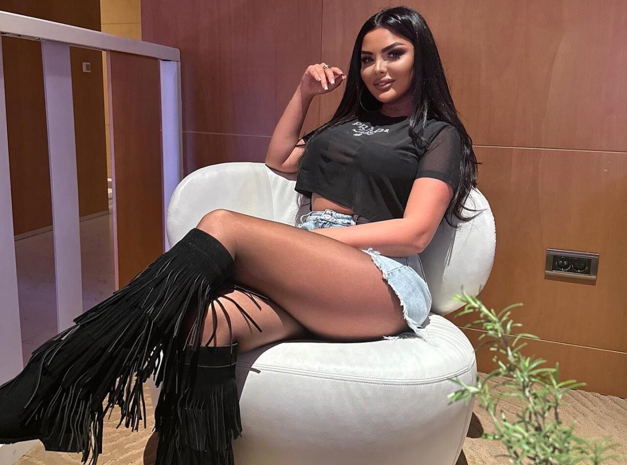Ərimi güdüb, yaxud soyunub gündəm olmamışam