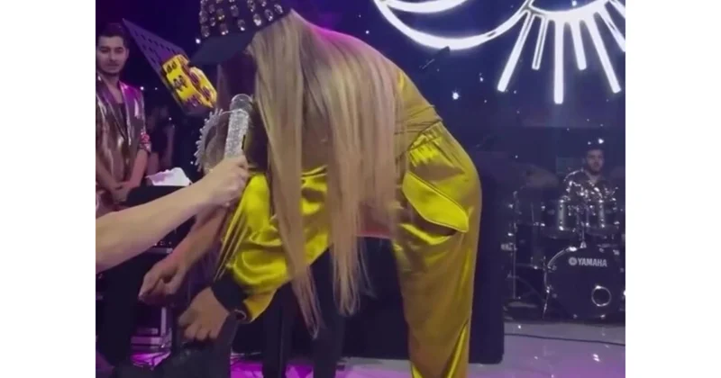 Aygün Kazımovanın səhnədəki bu hərəkəti bəyənildi (Video)