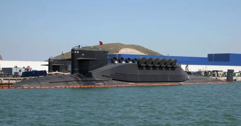 ВМС Китая запустили ракеты с подводной лодки