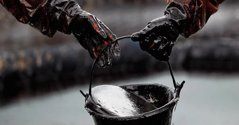 На мировых рынках снизились цены на нефть