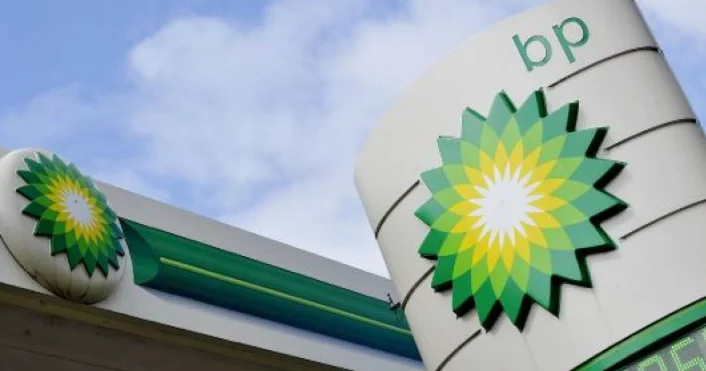 BP səhmlərini satır