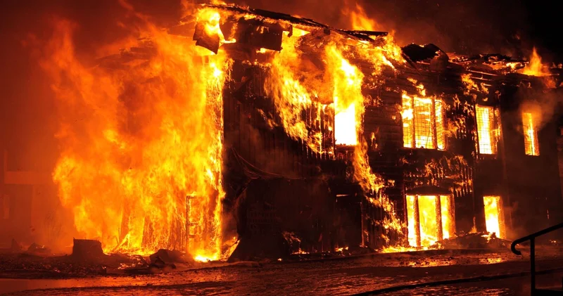 Вместе с сестрой подожгла дом свекрови