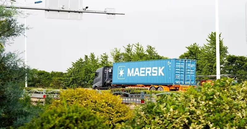 Maersk предупредила о проблемах в европейских портах и не спешит возвращаться в регион