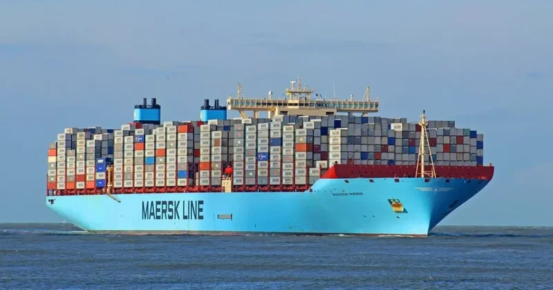 Reuters: Maersk возобновит перевозки через Суэцкий канал