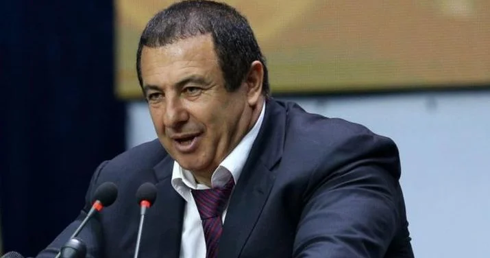 Ermənistanda partiya rəhbərinin mənzilində axtarışlar aparılır