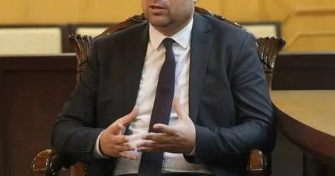 Fransa Yeni Suriya ilə sıx münasibətlər qurmağa çalışır