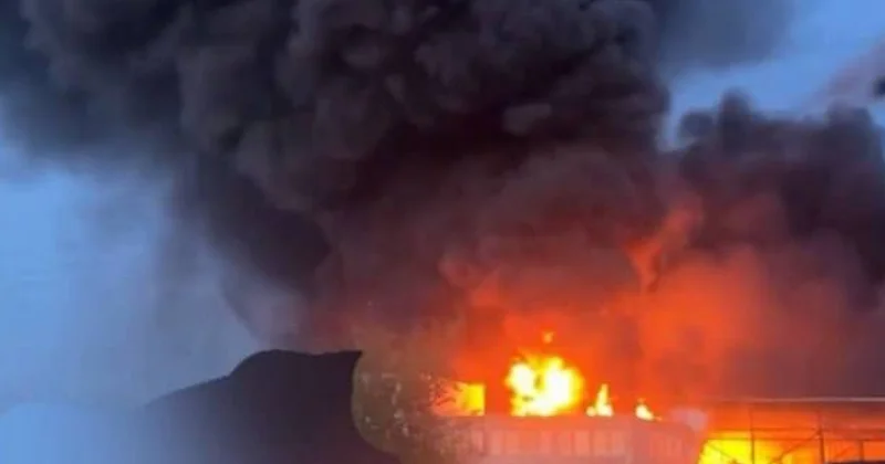 Россия разбомбила почту: Масштабный пожар видео