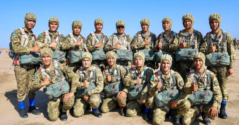 Qazaxıstanda 120 dən çox desantçı paraşütlə tullanış həyata keçirib