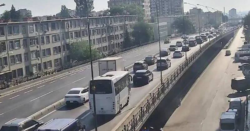 Bəzi yollarda tıxac var Siyahı