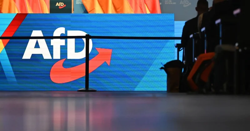 Almaniyada yeni rəy sorğusu AfD nin retinqinin artmaqda olduğunu göstərir