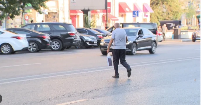 Piyadaların qayda pozuntusu qəzalara yol açır Ekspertdən xəbərdarlıq
