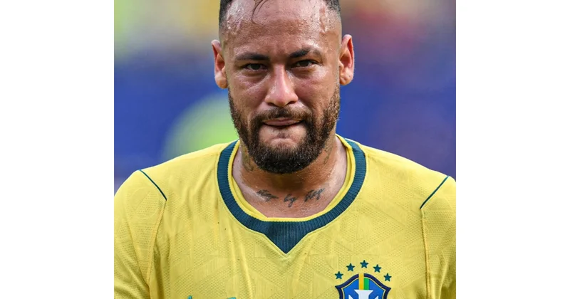 Neymar gözyaşları içində millidən getdi (Fotolar)