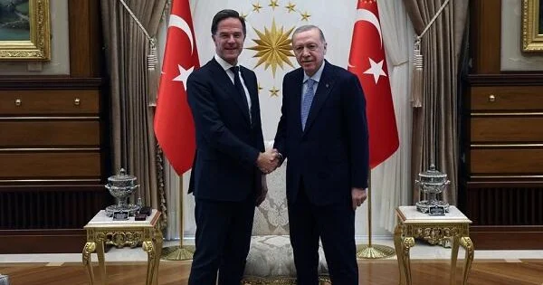 Ərdoğan Rutte ilə qapalı görüş keçirdi