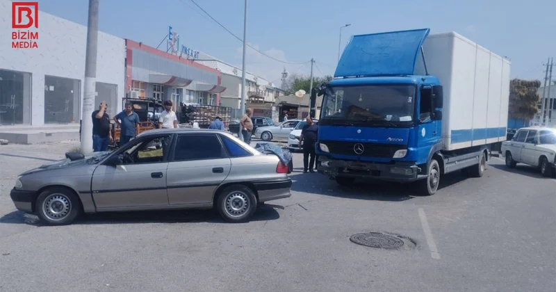 Kürdəmirdə zəncirvari qəza: Bir nəfər xəsarət aldı FOTO