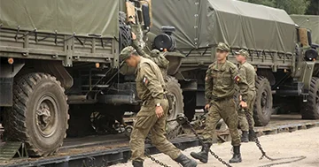 Rusiyanın ilk hərbi heyəti Belarusa gəlməyə başlayıb...