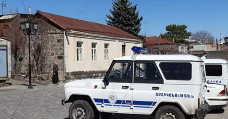 Ermənistanda 3 hərbçi eyni gündə həyatını itirdi Nə baş verir? KONKRET