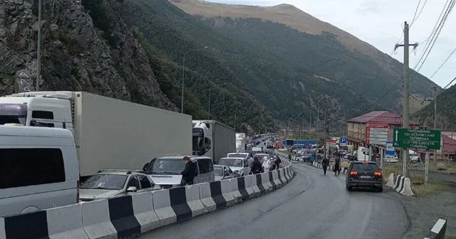 Ermənistanın 1000 dən çox yük maşını keçiddə qalıb