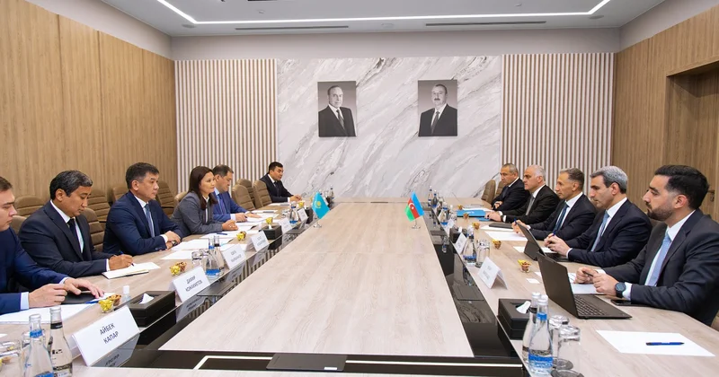 Rəşad Nəbiyev Talqat Aldıbergenov ilə görüşüb