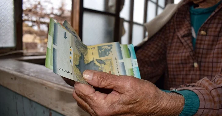 В Азербайджане неофициальная работа лишает граждан трудовой пенсии