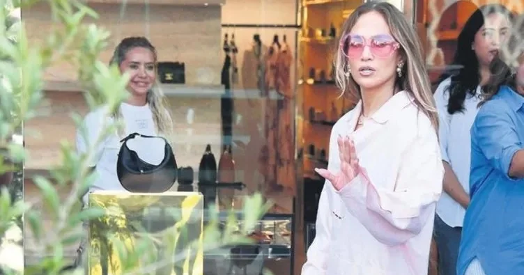 Cennifer Lopez İstanbulda mağazaya buraxılmadı