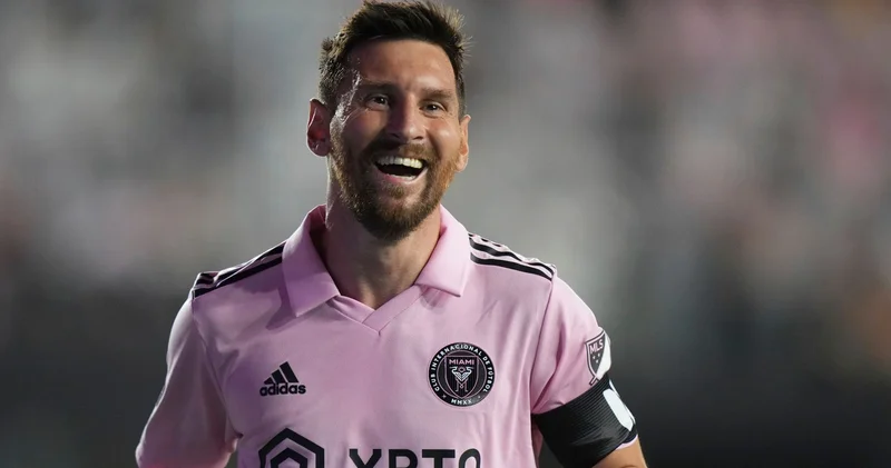 Messi qollarının sayını artırdı
