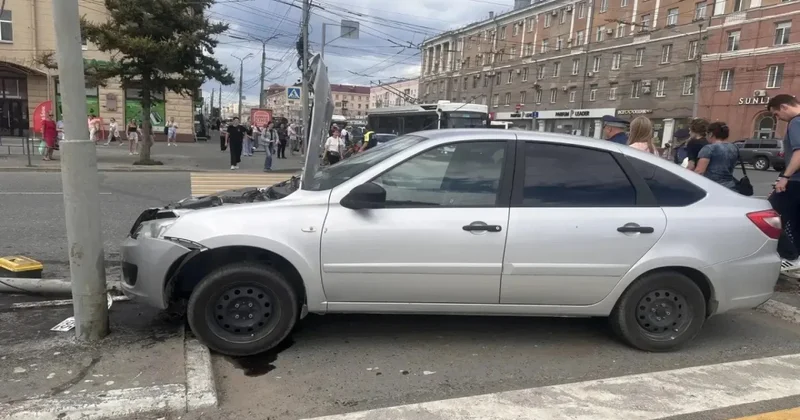 Rusiyada avtomobil piyadaların üzərinə sürülüb, 8 nəfər xəsarət alıb