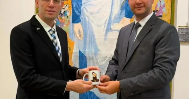 İsrail səfiri Nizami Gəncəvi Muzeyini ziyarət edib