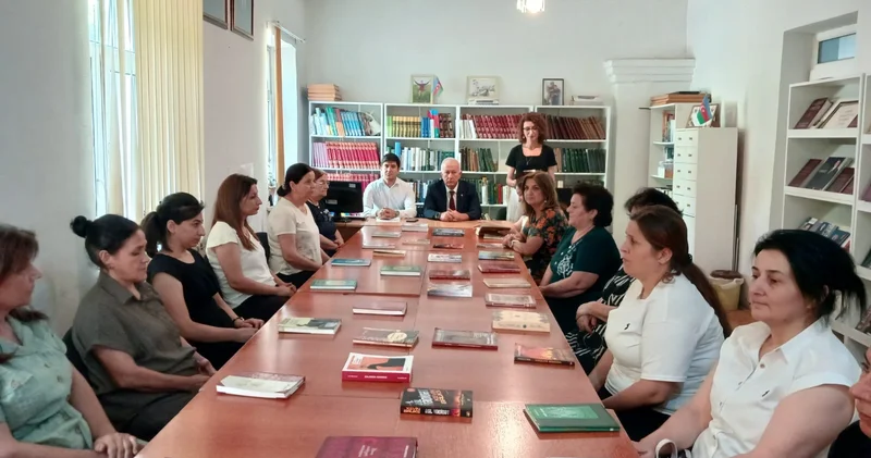 Oxuyan gənclik, güclü Azərbaycan FOTOLAR