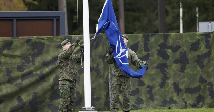 NATO Rusiya qırıcı təyyarələrindən NARAHATDIR