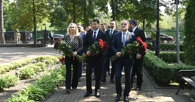 Ceyhun Bayramov İrpendə Azərbaycanın dəstəyi ilə bərpa olunan obyektlərdə olub