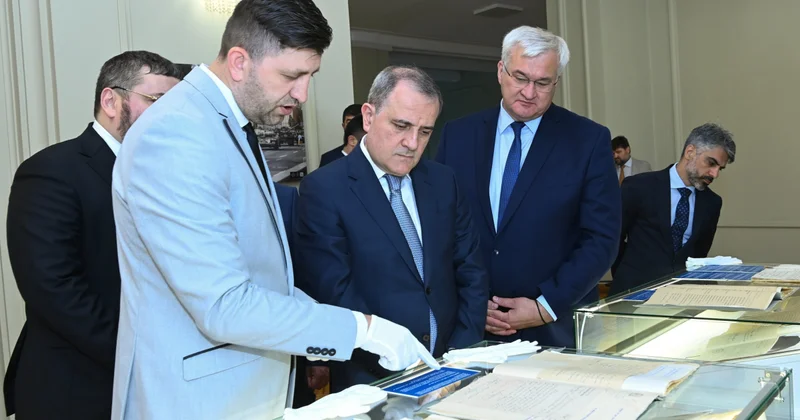Ceyhun Bayramov Ukraynada Azərbaycan Xalq Cümhuriyyətinin diplomatik irsinə aid arxiv sənədləri ilə tanış olub