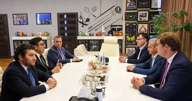 Fərid Qayıbov FIDE nümayəndə heyəti ilə görüşüb FOTO