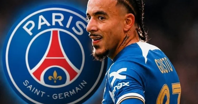 PSJ Çelsi nin müdafiəçisini transfer etmək istəyir