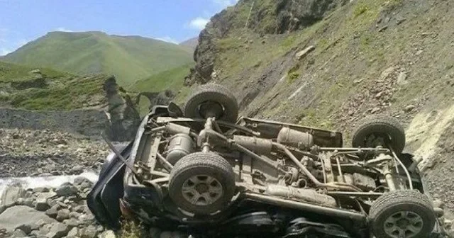 Cəlilabadda maşın aşıb Yaralılar var