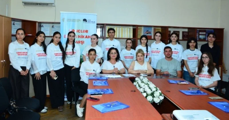 Qəbələdə gənclər erkən nikahın fəsadları barədə maarifləndirilib