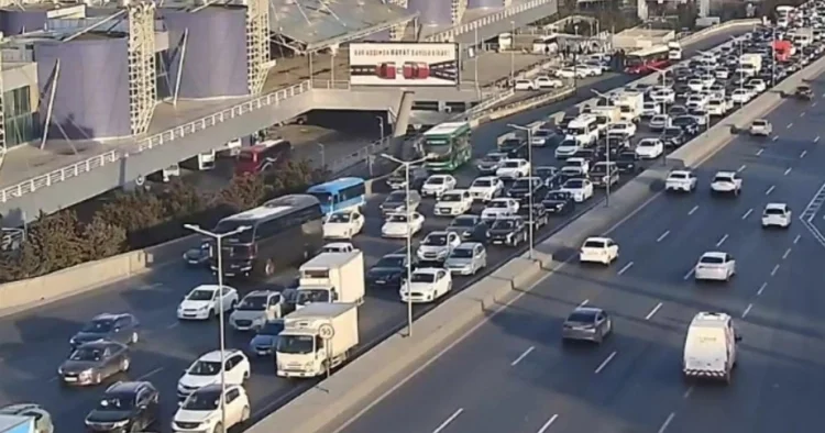 Bakıda sıxlıq olan yolların SİYAHISI