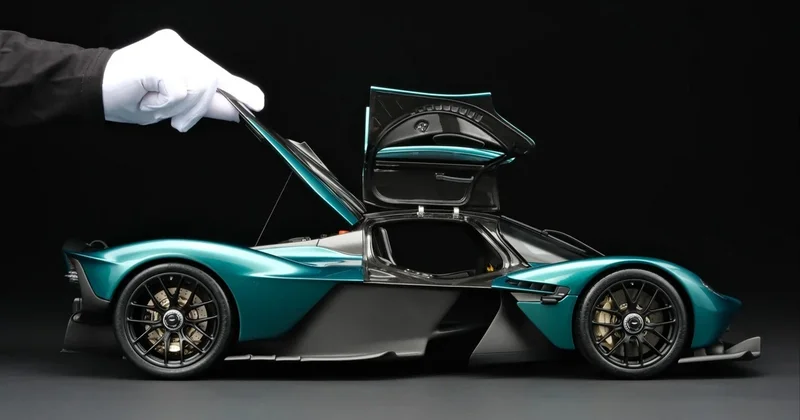 Oyuncaq Aston Martin həqiqi avtomobil qiymətinə satılır